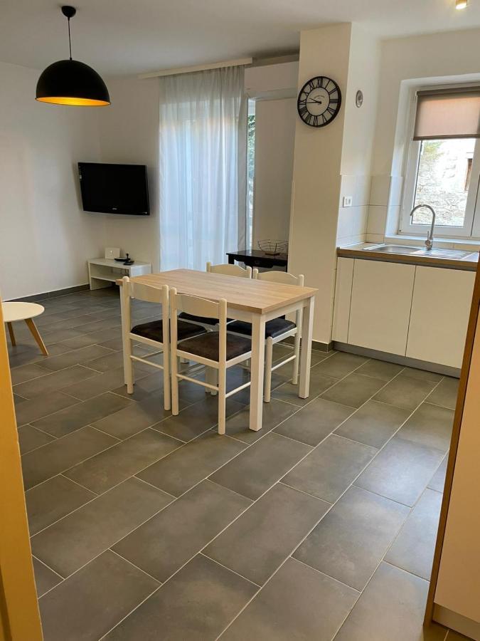 Apartman Mihaela Apartment Раб Екстериор снимка