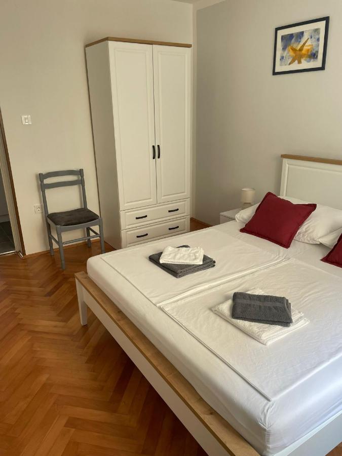 Apartman Mihaela Apartment Раб Екстериор снимка