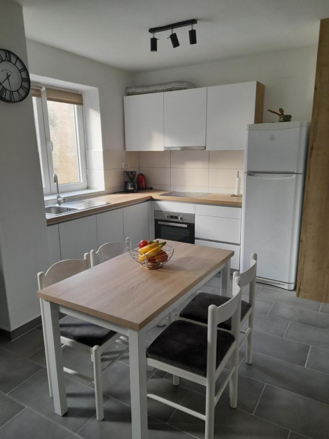 Apartman Mihaela Apartment Раб Екстериор снимка